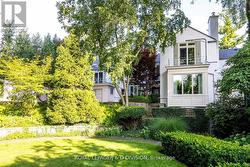 12 FOREST GLEN CRESCENT Toronto, ON M4N 2E8