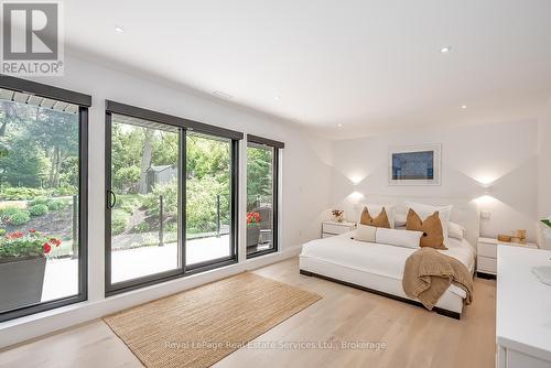 111 Judith Crescent, Hamilton (Ancaster), ON - Indoor Photo Showing Bedroom