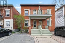 183 GOULBURN AVENUE  Ottawa, ON K1N 8E3