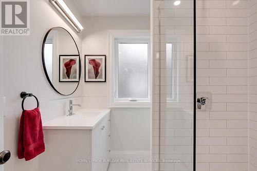 1222 King Street W, Hamilton, ON - Indoor Photo Showing Bathroom