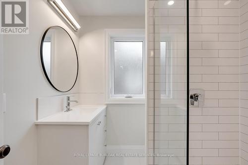 1222 King Street W, Hamilton, ON - Indoor Photo Showing Bathroom