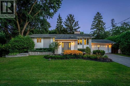 28 MAPLEHILL WAY  Ottawa, ON K2C 3H1