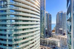 2706 - 19 GRAND TRUNK CRESCENT Toronto, ON M5J 3A3