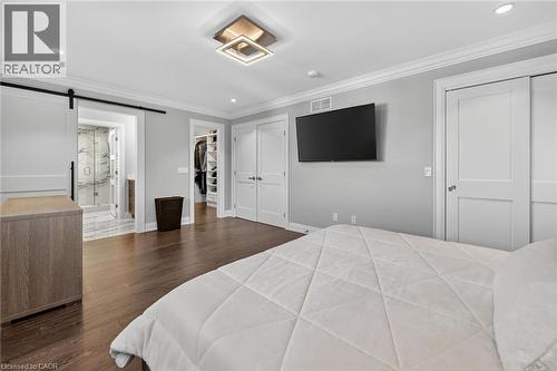18 David Avenue, Hamilton, ON - Indoor Photo Showing Bedroom