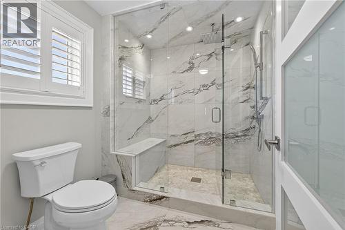 18 David Avenue, Hamilton, ON - Indoor Photo Showing Bathroom