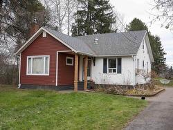 1744 Broadway Avenue Thunder Bay, ON P7K 1M5
