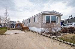 21 Trailer Court RD  New Bothwell, MB R0A 1C0