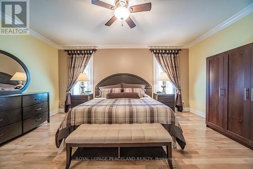 11 - 5595 Drummond Road, Niagara Falls, ON - Indoor Photo Showing Bedroom