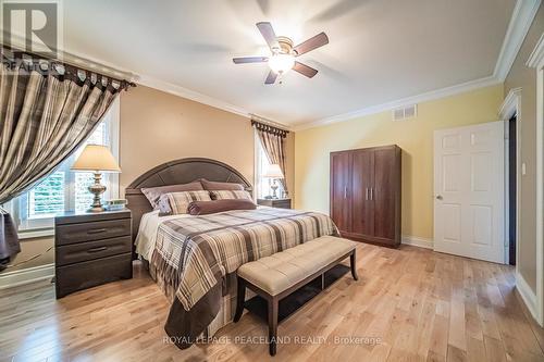 11 - 5595 Drummond Road, Niagara Falls, ON - Indoor Photo Showing Bedroom