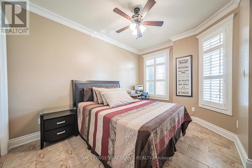 11 - 5595 Drummond Road, Niagara Falls, ON - Indoor Photo Showing Bedroom