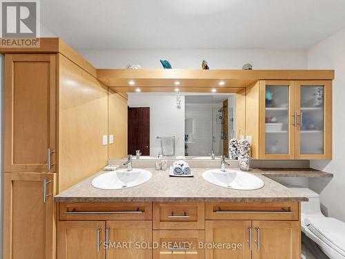 14 Marchwood Crescent, Richmond Hill, ON - Indoor Photo Showing Bathroom