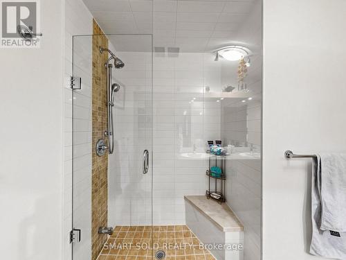 14 Marchwood Crescent, Richmond Hill, ON - Indoor Photo Showing Bathroom