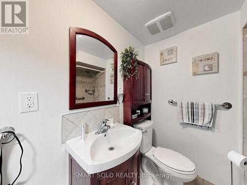 14 Marchwood Crescent, Richmond Hill, ON - Indoor Photo Showing Bathroom