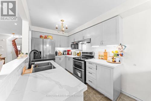 5727 Keldrew Avenue, Mississauga, ON - Indoor Photo Showing Kitchen With Double Sink