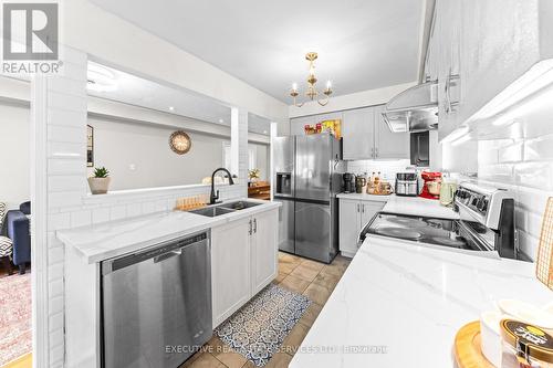 5727 Keldrew Avenue, Mississauga, ON - Indoor Photo Showing Kitchen With Stainless Steel Kitchen With Double Sink With Upgraded Kitchen