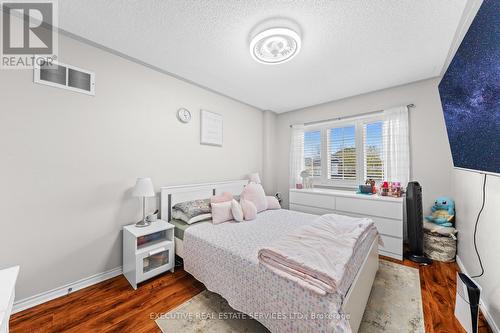 5727 Keldrew Avenue, Mississauga, ON - Indoor Photo Showing Bedroom
