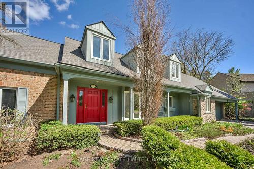 69 FAIRWAY HEIGHTS DRIVE  Markham, ON L3T 3A7