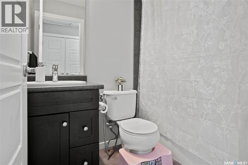 4733 Primrose Green Drive E, Regina, SK - Indoor Photo Showing Bathroom