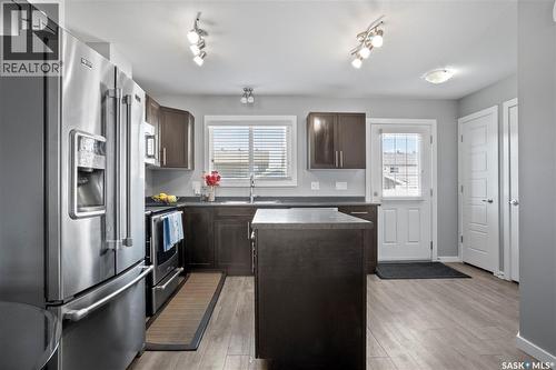 4733 Primrose Green Drive E, Regina, SK - Indoor Photo Showing Kitchen