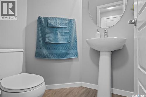 4733 Primrose Green Drive E, Regina, SK - Indoor Photo Showing Bathroom