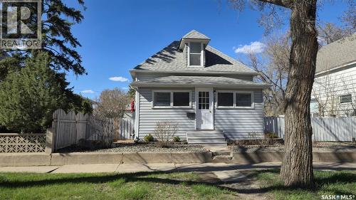 520 Fairford STREET E  Moose Jaw, SK S6H 0E6