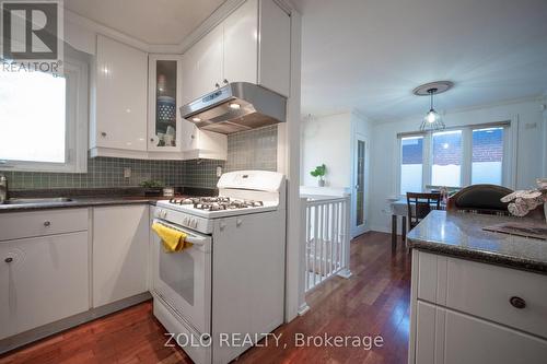 13 Foster Road, Mississauga, ON - Indoor Photo Showing Kitchen