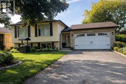 84 ELGAR Avenue  Hamilton, ON L9C 4E5