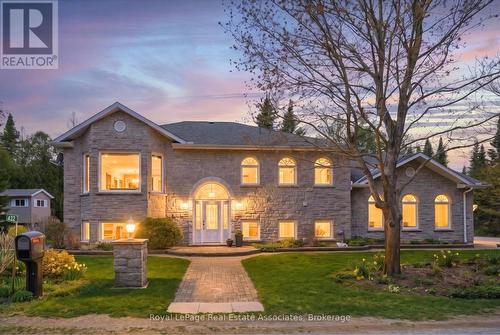 422 THIRD AVENUE N  South Bruce Peninsula, ON N0H 2G0