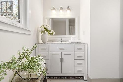 7196 Mcniven Road, Milton, ON - Indoor Photo Showing Bathroom