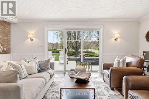 7196 Mcniven Road, Milton, ON - Indoor Photo Showing Living Room