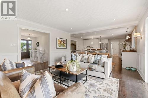 7196 Mcniven Road, Milton, ON - Indoor Photo Showing Living Room