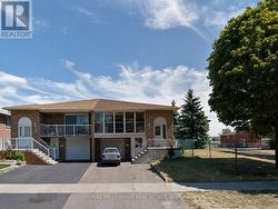 29 MAJOR OAKS DRIVE Brampton, ON L6V 3K1