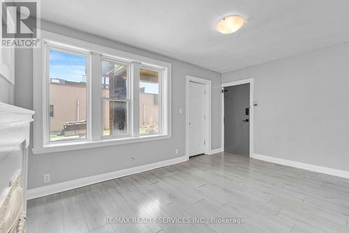 8 - 5 Fairholt Road N, Hamilton, ON - Indoor Photo Showing Other Room