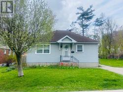 156 CLAPPERTON STREET Barrie, ON L4M 3G4