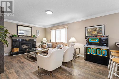 5465 Shorecrest Crescent, Mississauga, ON - Indoor Photo Showing Living Room With Fireplace