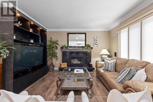 5465 Shorecrest Crescent, Mississauga, ON - Indoor Photo Showing Living Room With Fireplace