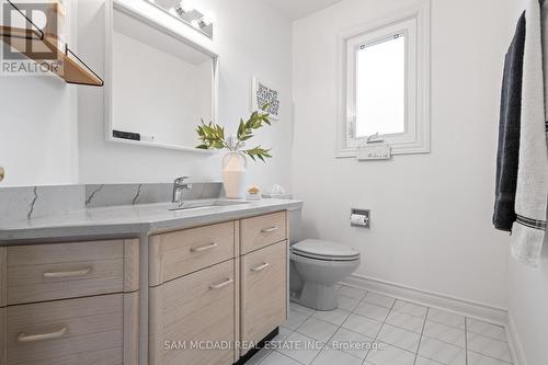 5465 Shorecrest Crescent, Mississauga, ON - Indoor Photo Showing Bathroom