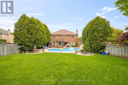 5465 Shorecrest Crescent, Mississauga, ON - Outdoor With In Ground Pool With Backyard