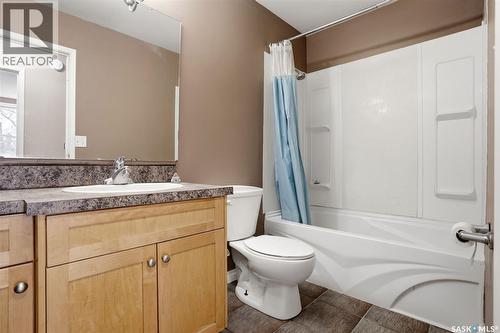 4176 Castle Road, Regina, SK - Indoor Photo Showing Bathroom