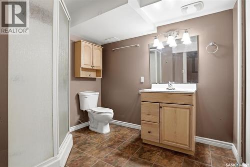 4176 Castle Road, Regina, SK - Indoor Photo Showing Bathroom