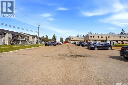 4176 Castle Road, Regina, SK - Outdoor