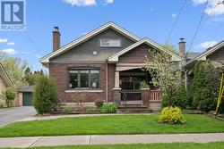 2085 EMERALD CRESCENT  Burlington, ON L7R 1N2