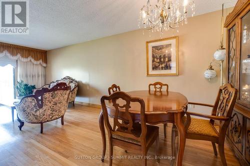 1571 Corkstone Glade, Mississauga, ON - Indoor Photo Showing Dining Room
