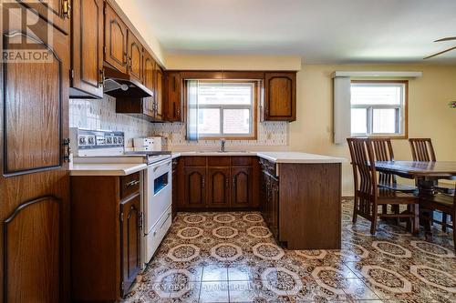 1571 Corkstone Glade, Mississauga, ON - Indoor Photo Showing Kitchen