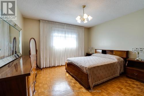 1571 Corkstone Glade, Mississauga, ON - Indoor Photo Showing Bedroom