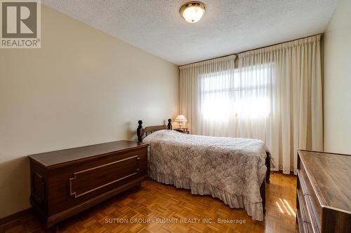 1571 Corkstone Glade, Mississauga, ON - Indoor Photo Showing Bedroom