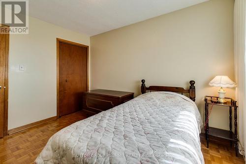 1571 Corkstone Glade, Mississauga, ON - Indoor Photo Showing Bedroom