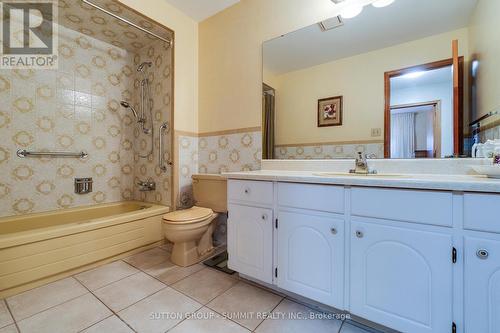 1571 Corkstone Glade, Mississauga, ON - Indoor Photo Showing Bathroom