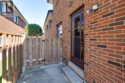 1571 Corkstone Glade, Mississauga, ON - Outdoor With Exterior