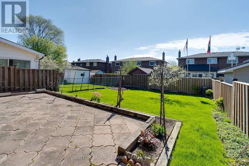 1571 Corkstone Glade, Mississauga, ON - Outdoor